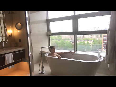 ❤️ Geweldige babe Hertstochtlik rukt har kut yn 'e badkeamer ❤️❌ Seksfideo by ús fy.pornplaybb.ru ❌️❤