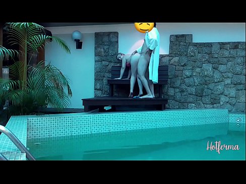 ❤️ Baas noeget faam nei it swimbad, mar koe net wjerstean in hot ❤️❌ Seksfideo by ús fy.pornplaybb.ru ❌️❤
